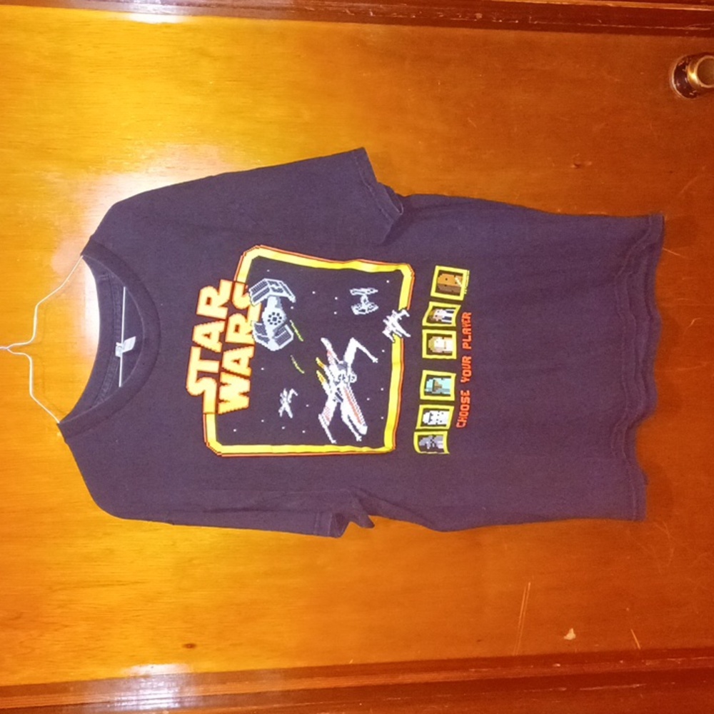 Star Wars 8 bit design graphic t-shirt size large.